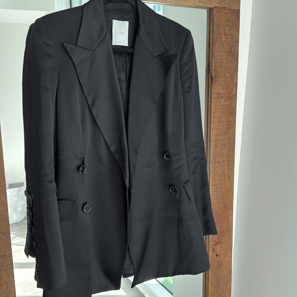 RŪH Button Detailed Cady Blazer - Picture 5 of 8